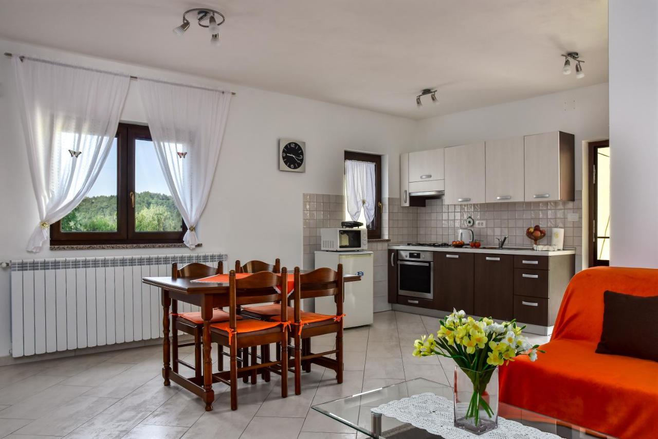 Apartman Koraca Daire Roč Dış mekan fotoğraf